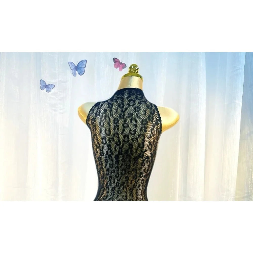Swimwear jacket, mesh skirt, suitable for outdoor wear during summer beach vacation, also suitable for wearing at the beach.