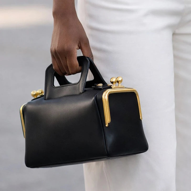 NOUVEAU Sac à main de luxe pour femme avec fermoir Kiss et design à double pince latérale, sac à bandoulière sous le bras en PU, collection 2026