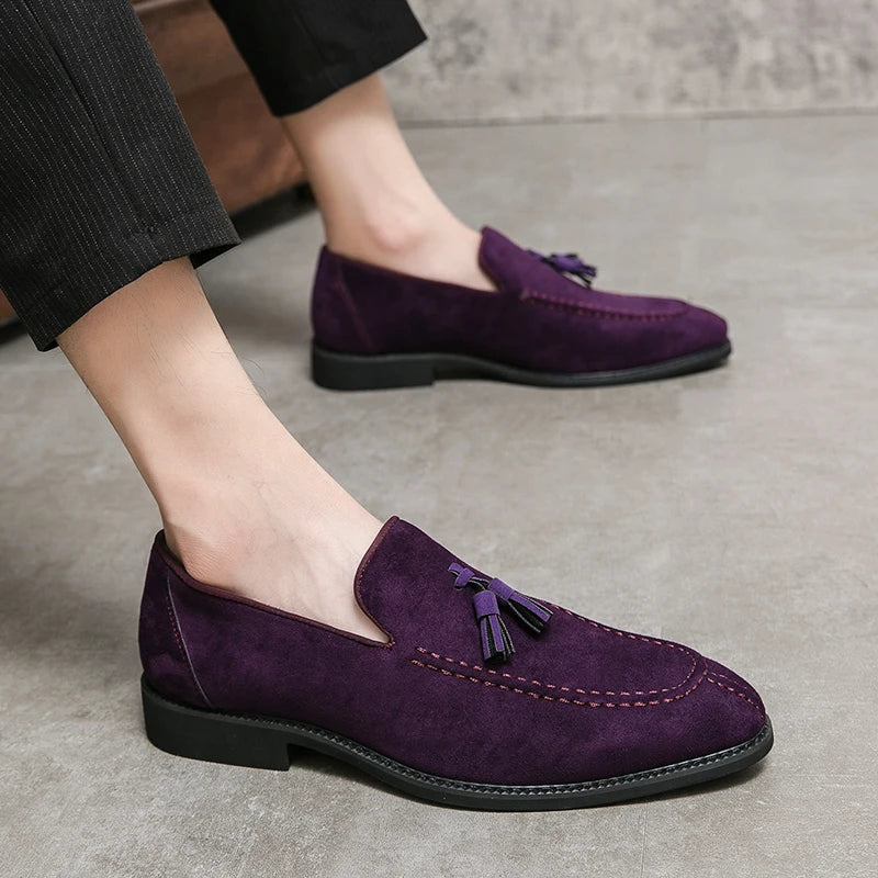 Marque Design hommes chaussures en cuir suédé mocassins violet gland pointu hommes mocassins Vintage Slip-on décontracté hommes robe sociale chaussure