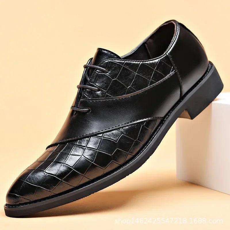 Chaussures en cuir de luxe pour hommes, chaussures Derby de marque à bout pointu à lacets, chaussures formelles faites à la main, 2024