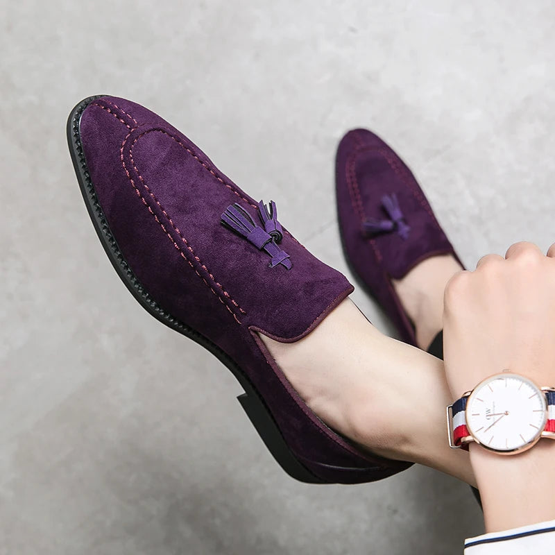 Marque Design hommes chaussures en cuir suédé mocassins violet gland pointu hommes mocassins Vintage Slip-on décontracté hommes robe sociale chaussure