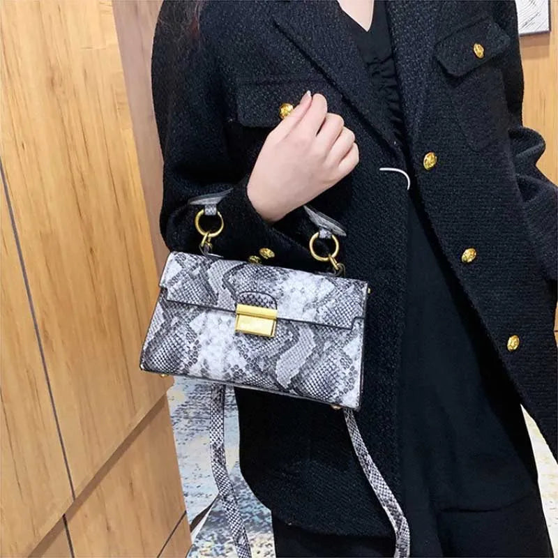 Sac à main polyvalent de luxe léger à texture haut de gamme, imprimé serpent, design de niche, sac à bandoulière, sac porté épaule, sac sous le bras